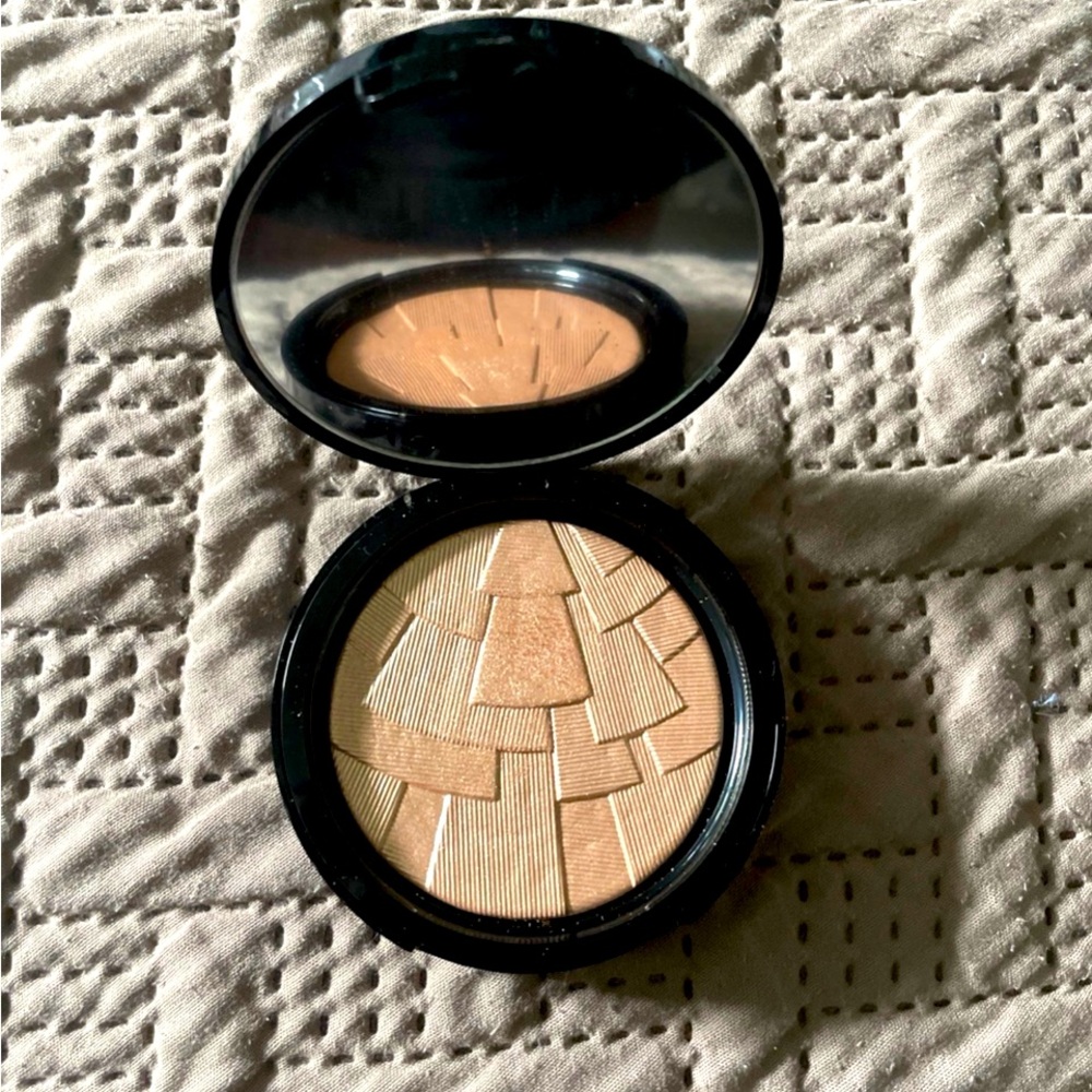 ABH So Hollywood Highlighter